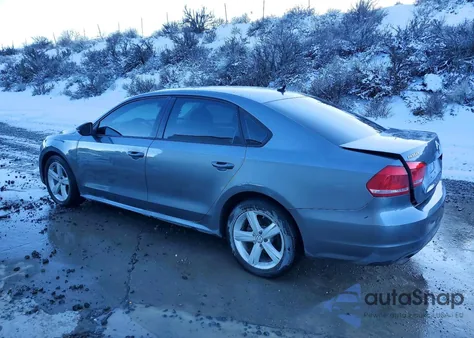 2012 Volkswagen Passat S z USA, uszkodzony, nr VIN 1VWAP7A30CC056716